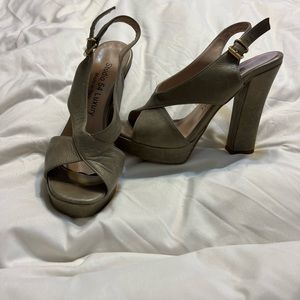Womens Italian high quality leather sandals. Size 38 (7.5) Excellent condition.